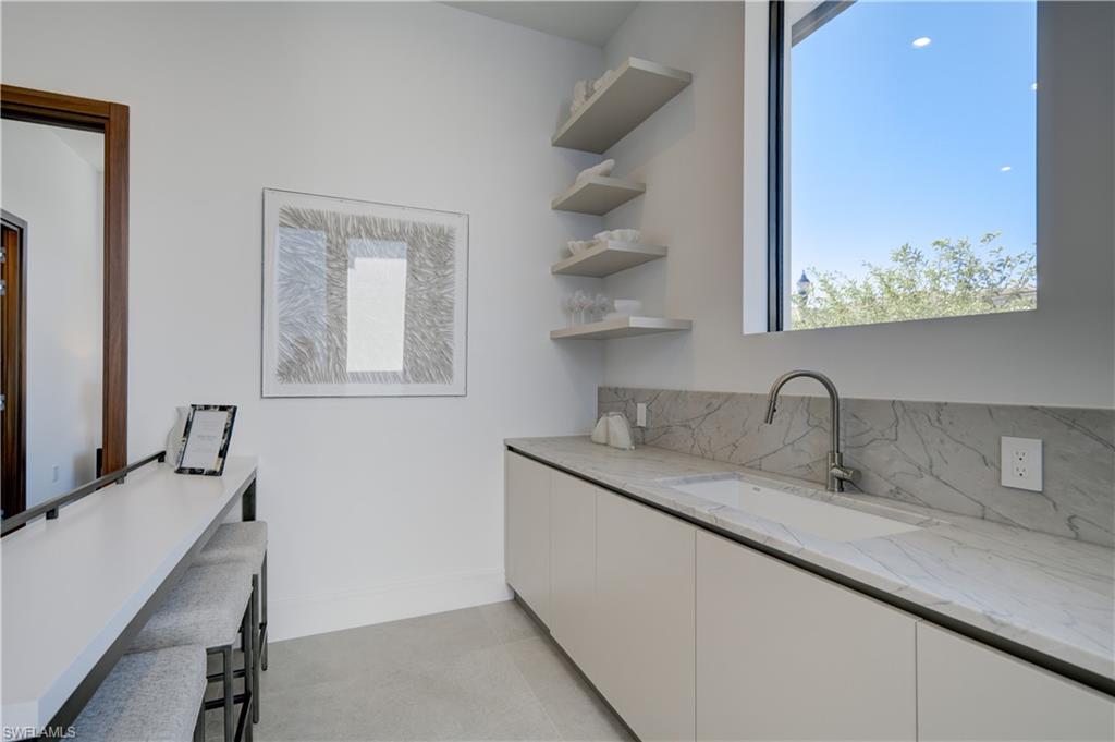 BAY COLONY SHORES - Residential