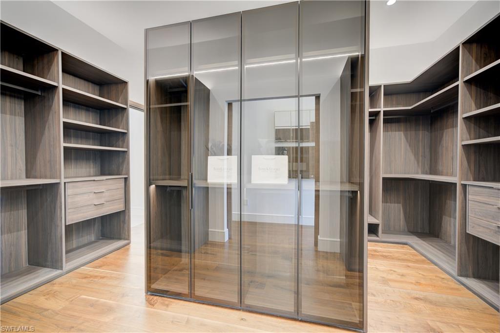 BAY COLONY SHORES - Residential