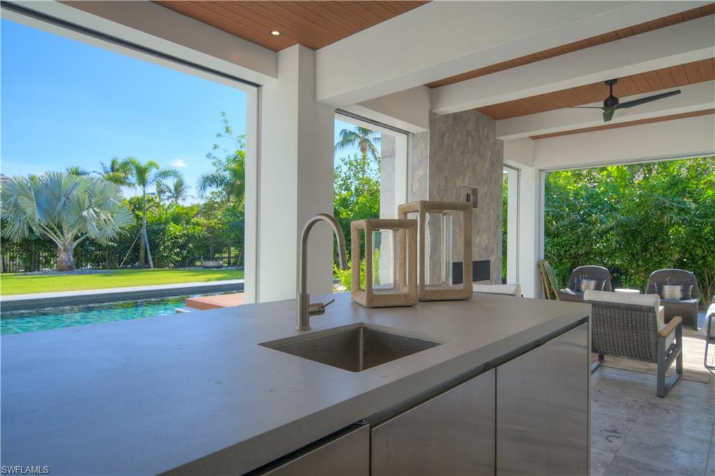 BAY COLONY SHORES - Residential