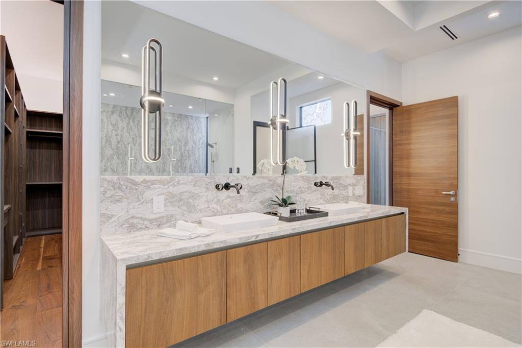 BAY COLONY SHORES - Residential