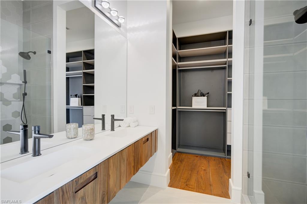 BAY COLONY SHORES - Residential