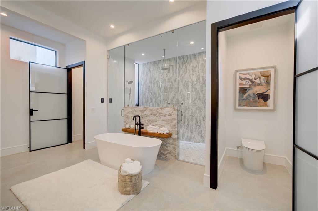 BAY COLONY SHORES - Residential