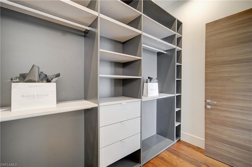 BAY COLONY SHORES - Residential