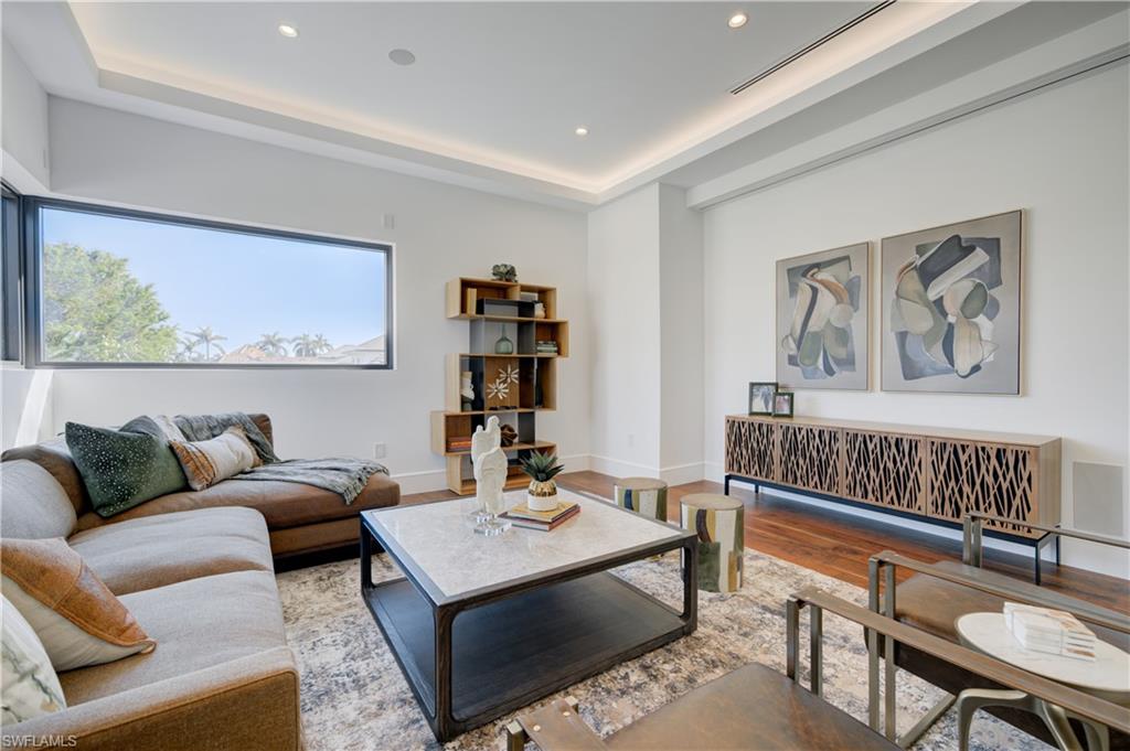 BAY COLONY SHORES - Residential