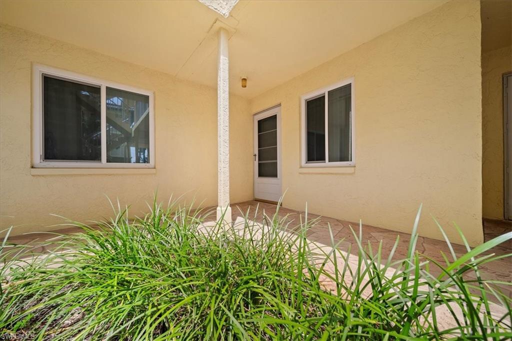 1001 Foxfire LN 102