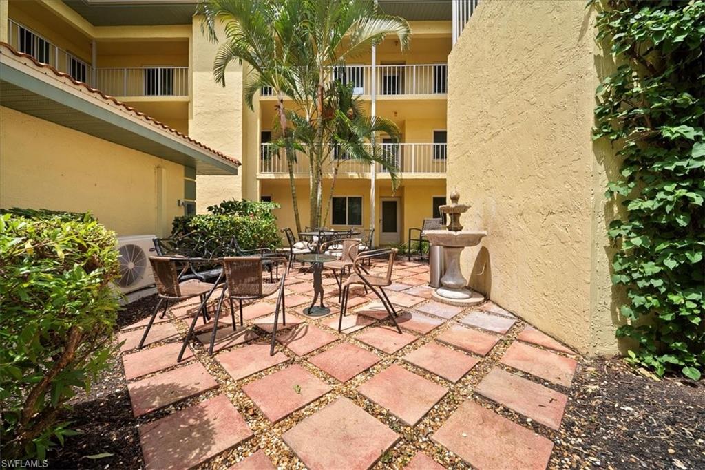 1001 Foxfire LN 102