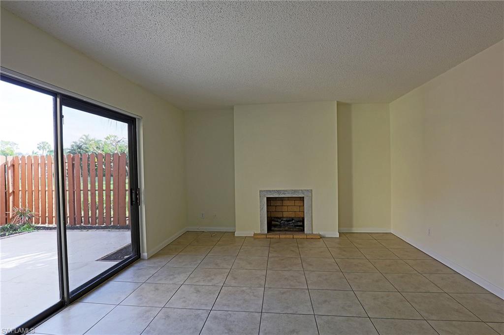 PARKWOODS TOWNHOUSE COMMUNITY - Residential Lease