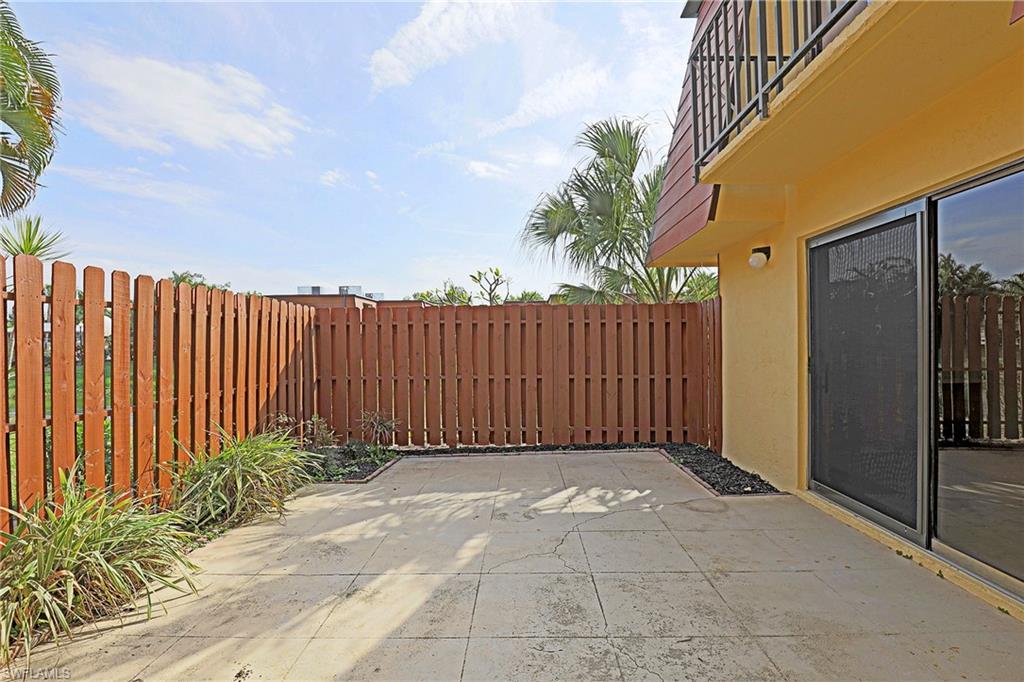 PARKWOODS TOWNHOUSE COMMUNITY - Residential Lease