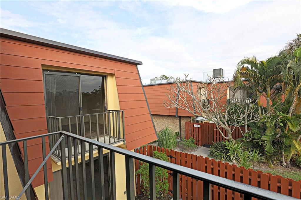 PARKWOODS TOWNHOUSE COMMUNITY - Residential Lease