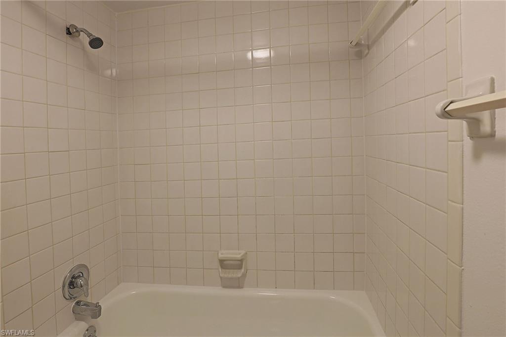 PARKWOODS TOWNHOUSE COMMUNITY - Residential Lease