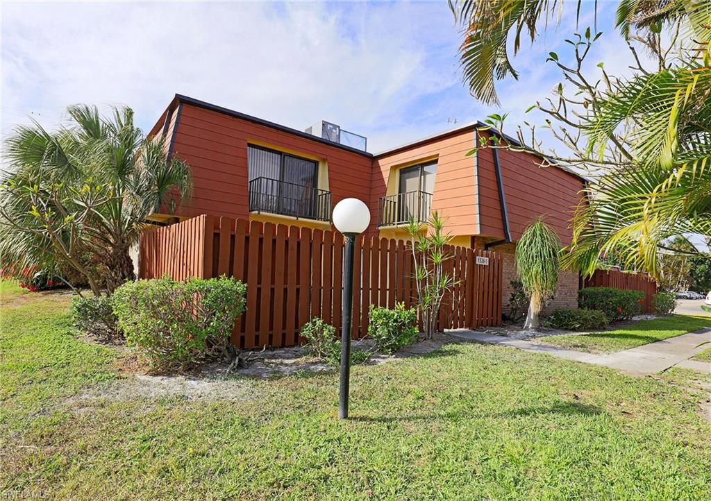 PARKWOODS TOWNHOUSE COMMUNITY - Residential Lease