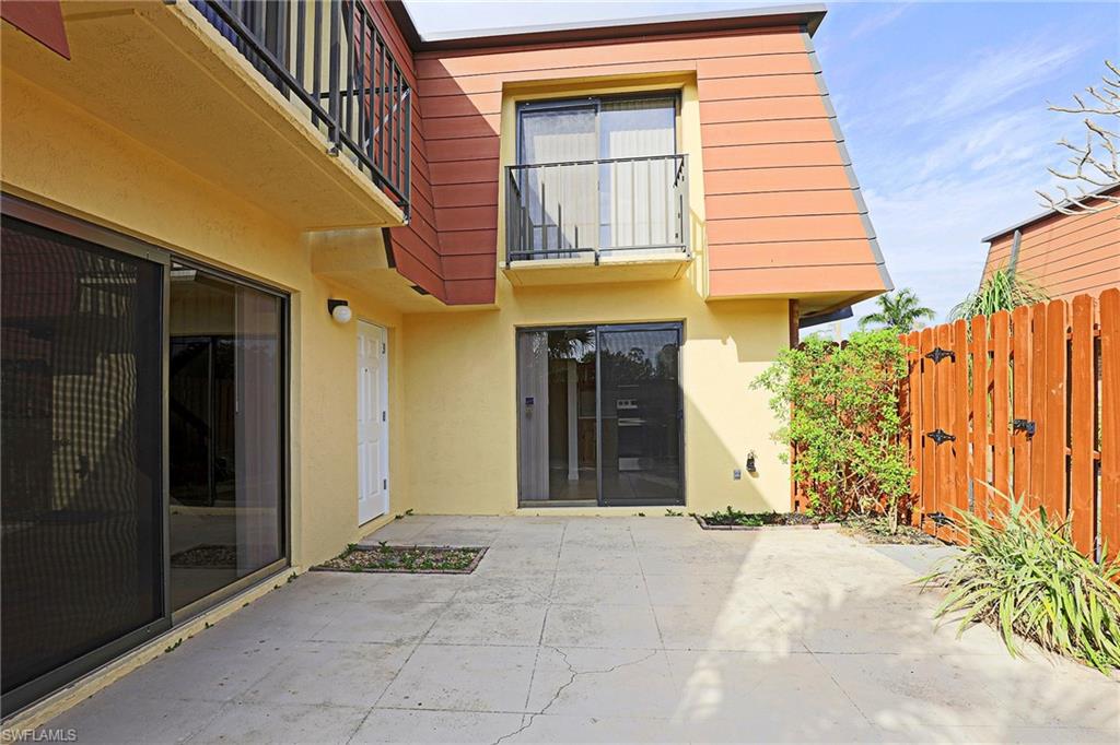 PARKWOODS TOWNHOUSE COMMUNITY - Residential Lease