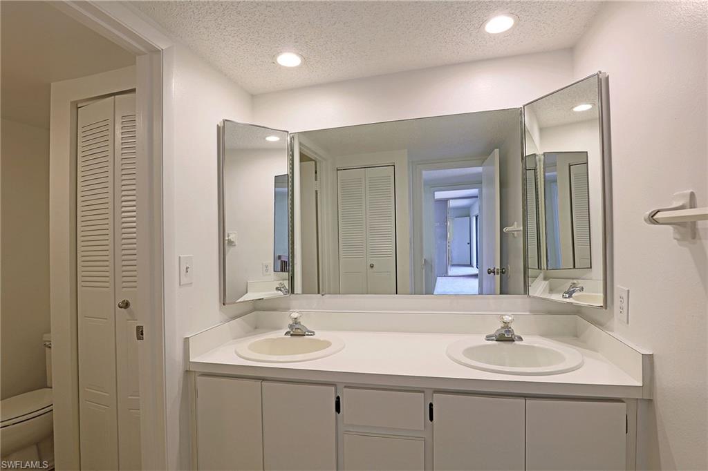 PARKWOODS TOWNHOUSE COMMUNITY - Residential Lease