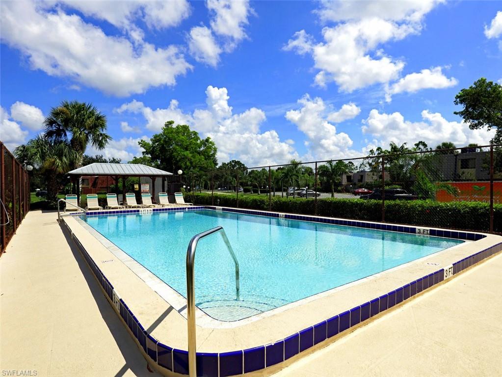 PARKWOODS TOWNHOUSE COMMUNITY - Residential Lease