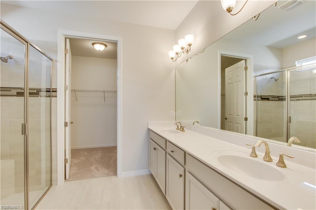 VENETIAN POINTE - Residential Lease