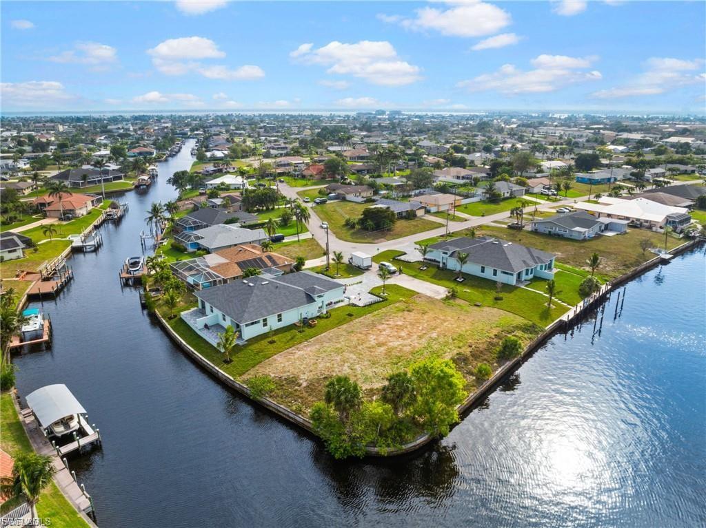 CAPE CORAL - Land