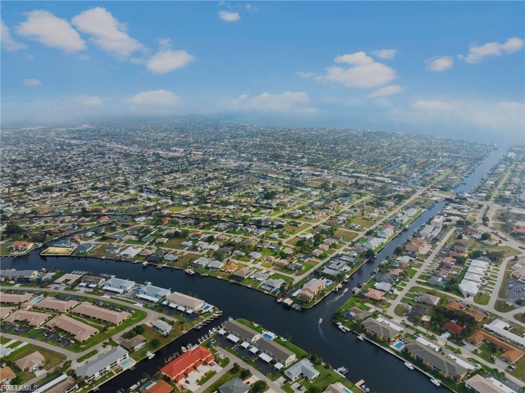 CAPE CORAL - Land