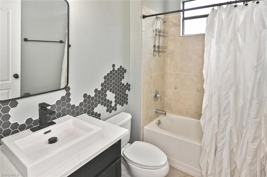 PROMENADE WEST - Residential