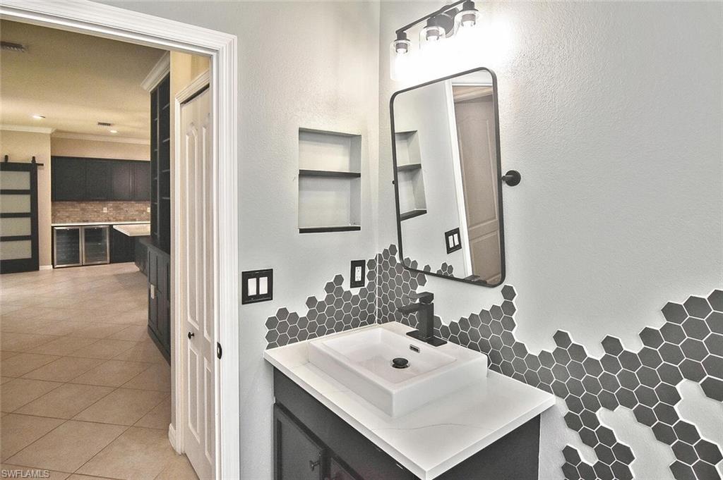 PROMENADE WEST - Residential