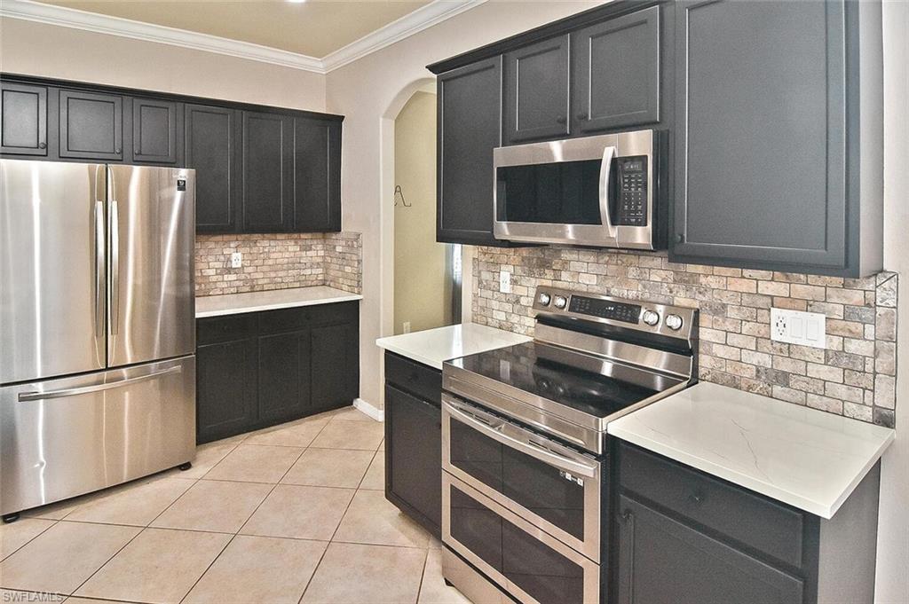 PROMENADE WEST - Residential