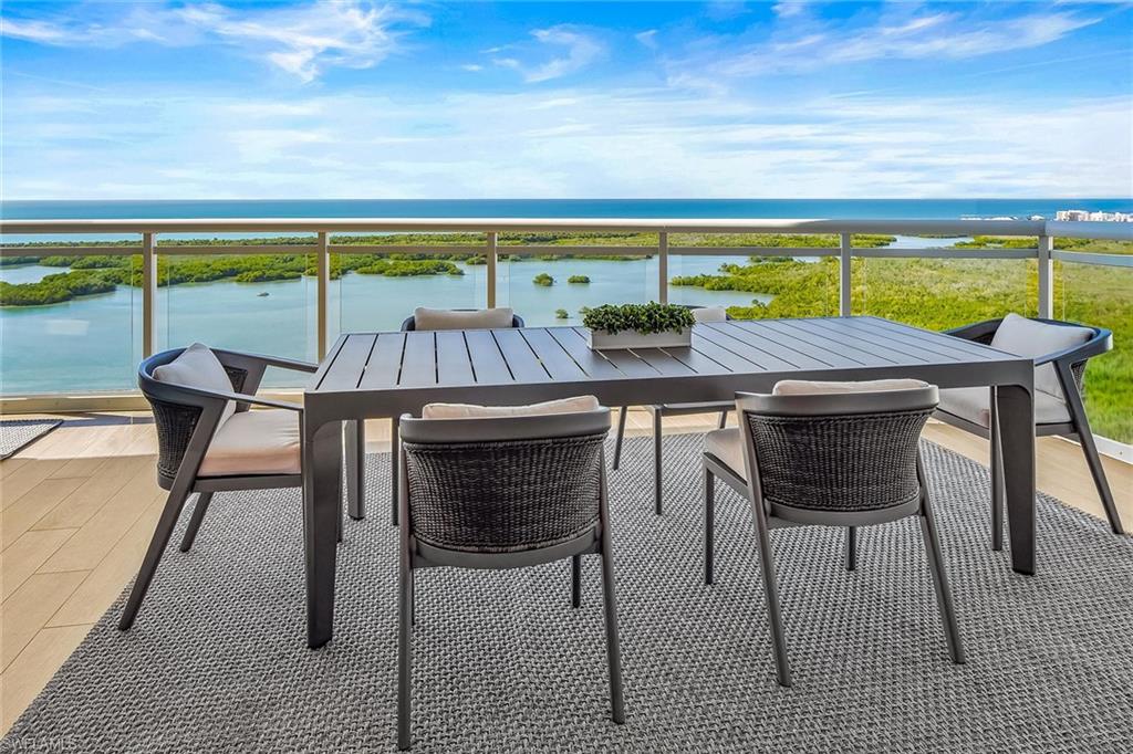 KALEA BAY TOWER 300 - Residential