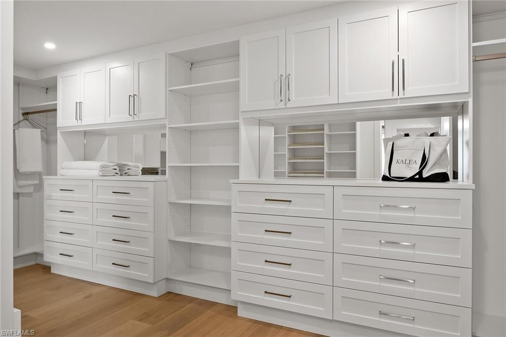 KALEA BAY TOWER 300 - Residential