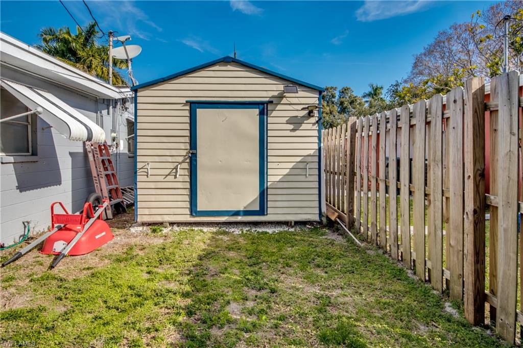 PALM CITY PARK - Residential