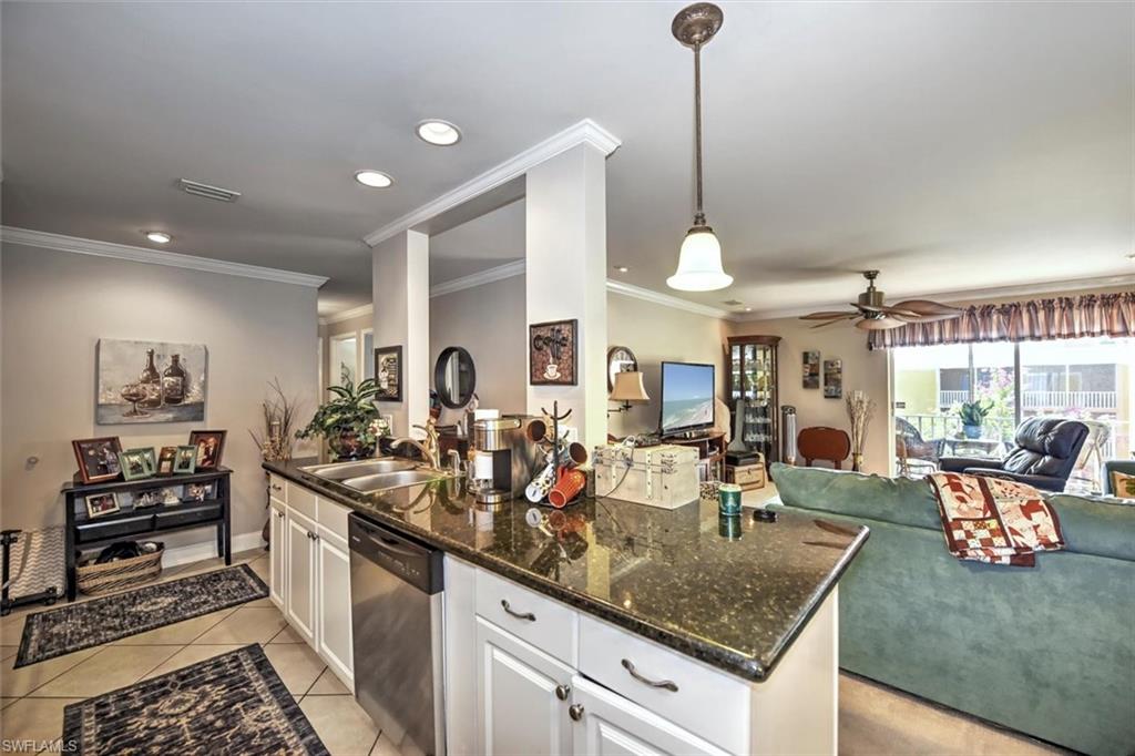 TOWERS CONDO - Residential