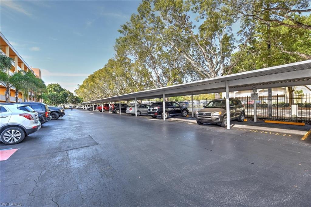 TOWERS CONDO - Residential