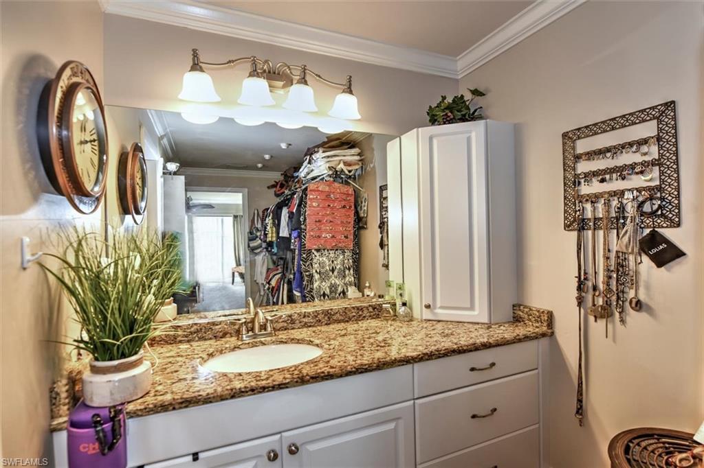 TOWERS CONDO - Residential