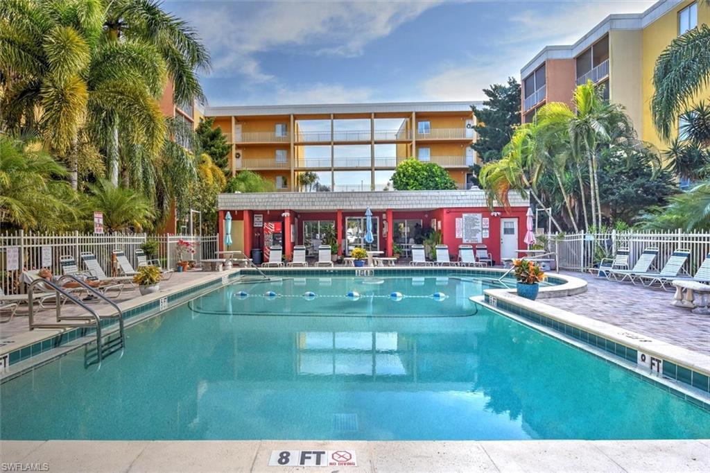 TOWERS CONDO - Residential