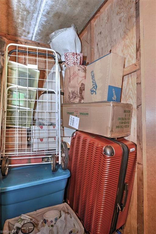 TOWERS CONDO - Residential