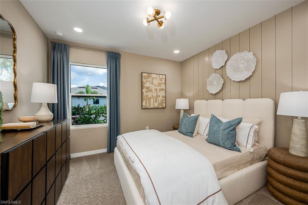 WHISPERING LAKES - Residential