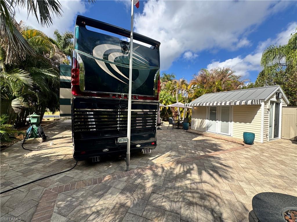 RIVERBEND MOTORCOACH RESORT - Land