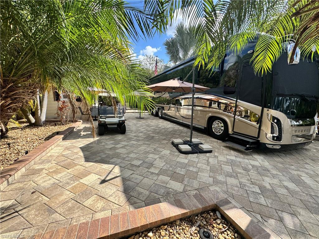 RIVERBEND MOTORCOACH RESORT - Land