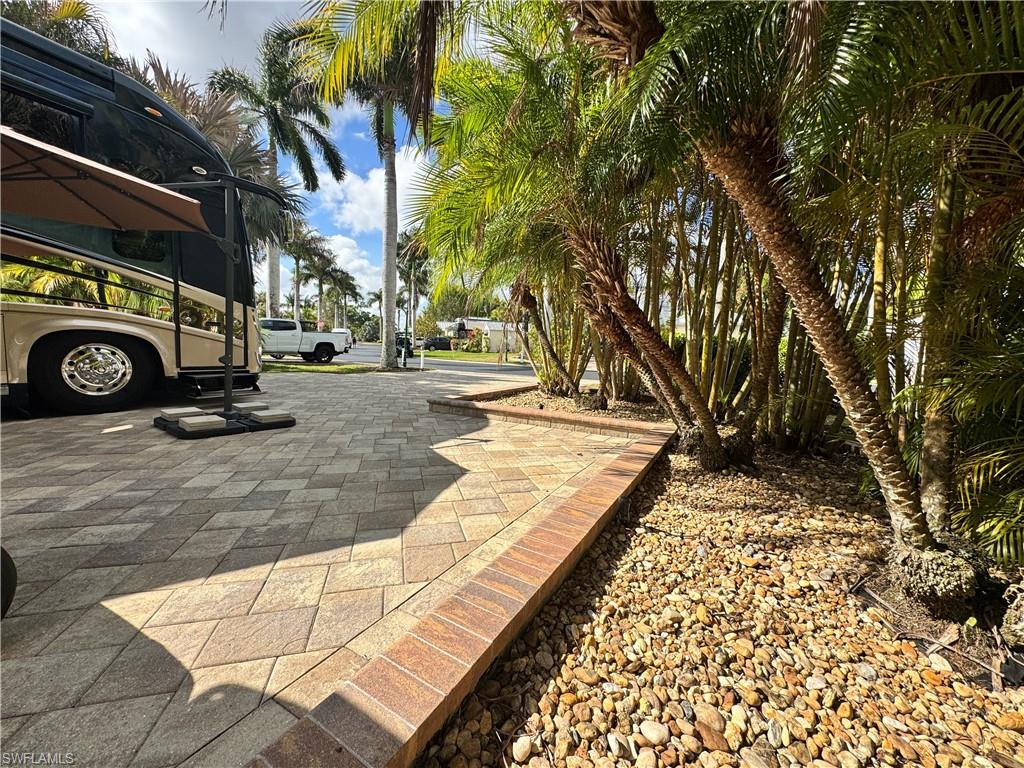 RIVERBEND MOTORCOACH RESORT - Land