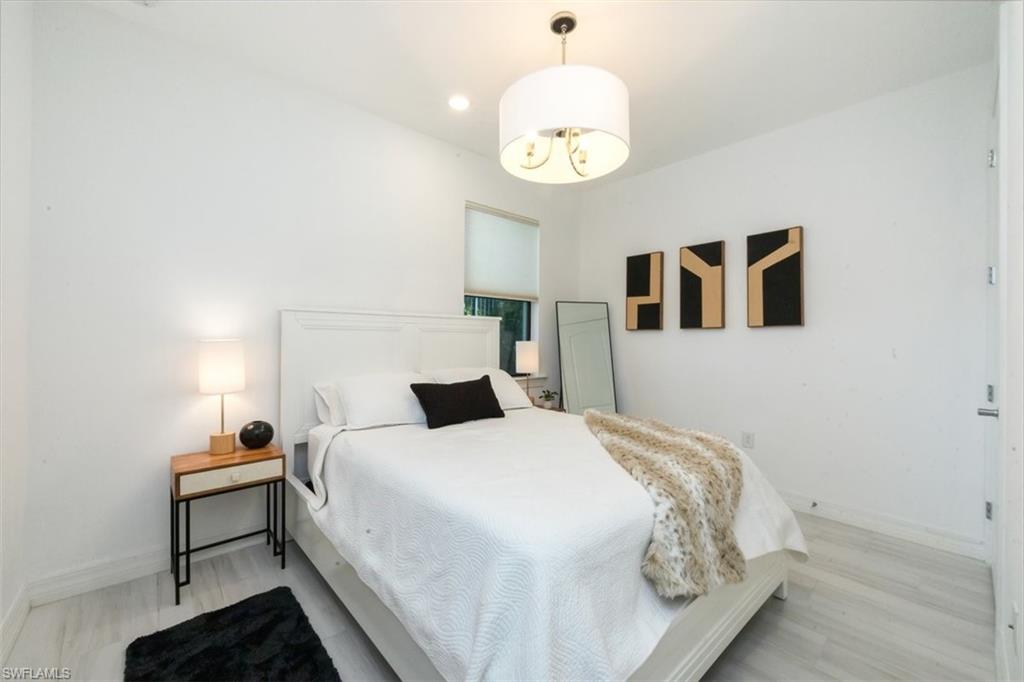 AVERY SQUARE - Residential