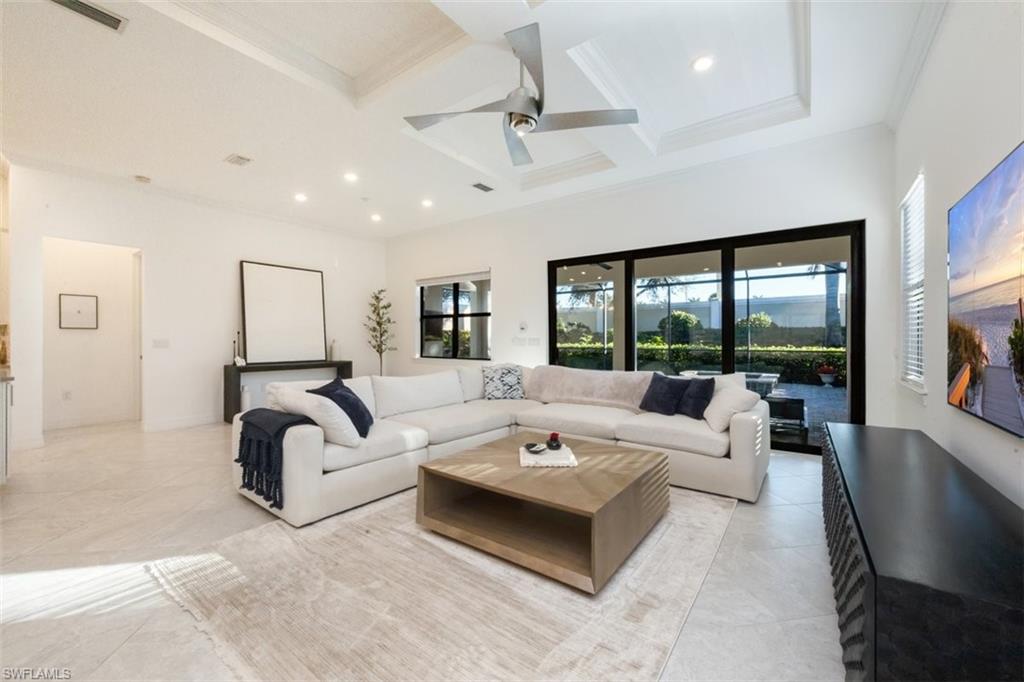 AVERY SQUARE - Residential