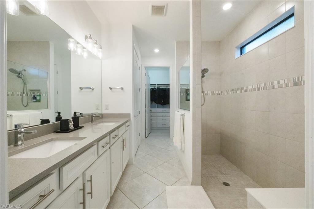 AVERY SQUARE - Residential