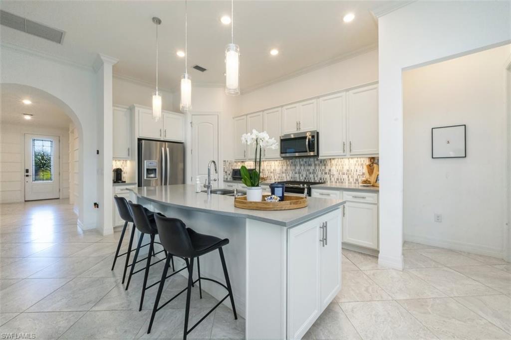 AVERY SQUARE - Residential