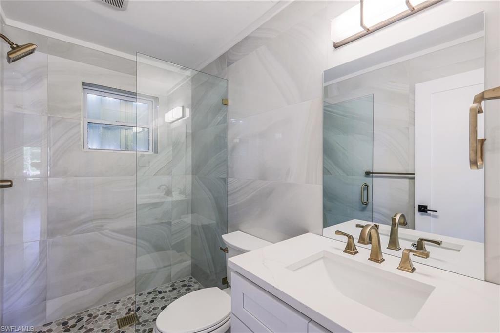 IMPERIAL SHORES - Residential