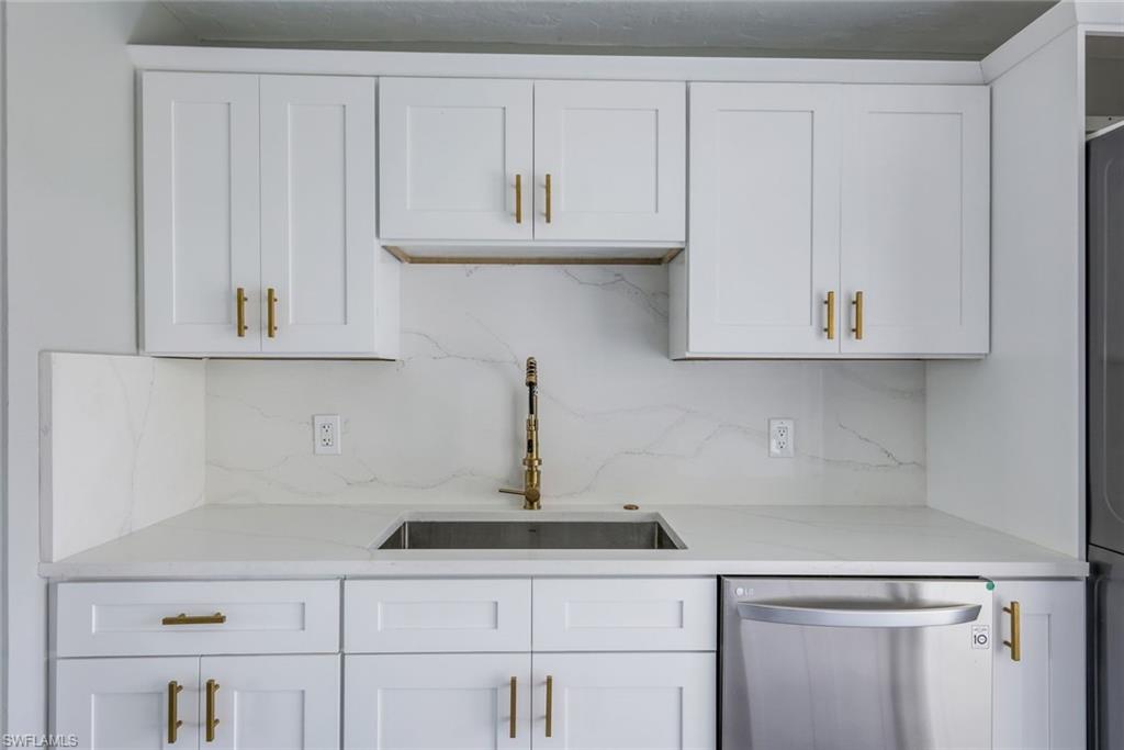 IMPERIAL SHORES - Residential