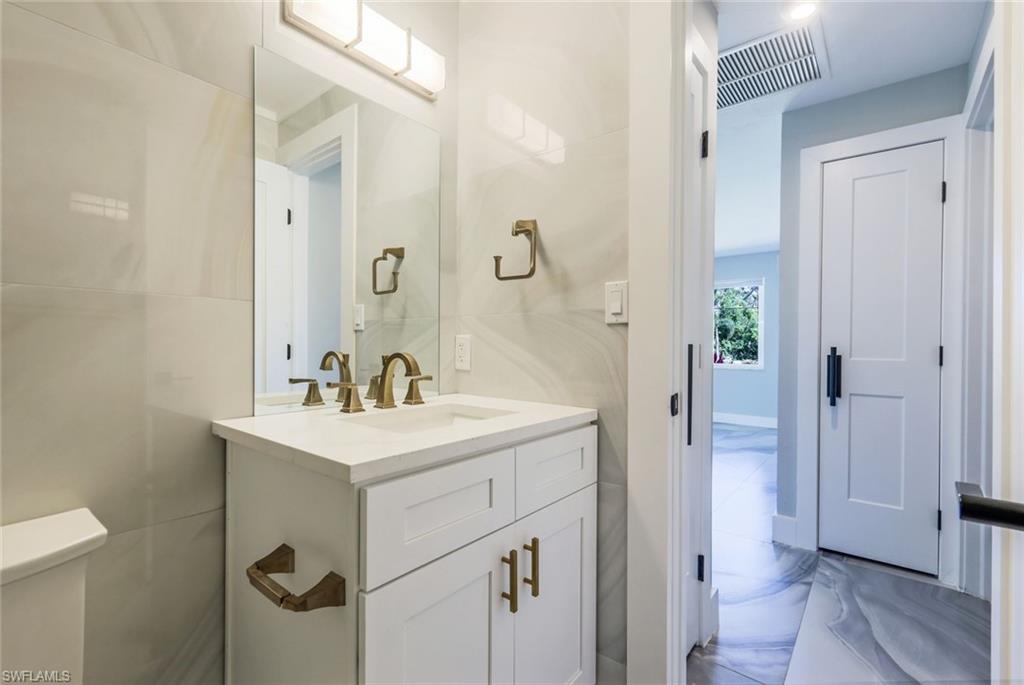 IMPERIAL SHORES - Residential