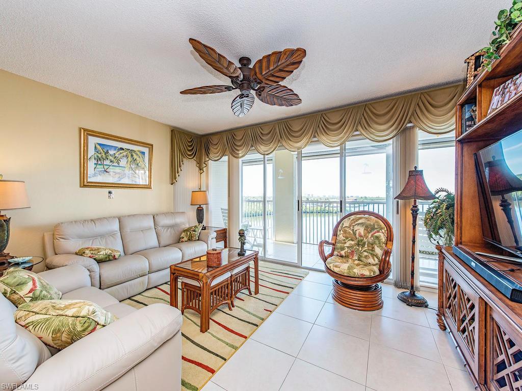 HICKORY BAY WEST - Residential