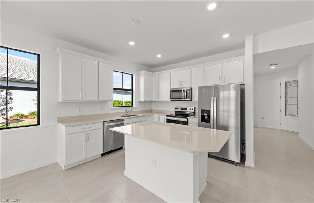 COUNTRY CLUB - Residential