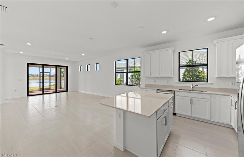 COUNTRY CLUB - Residential