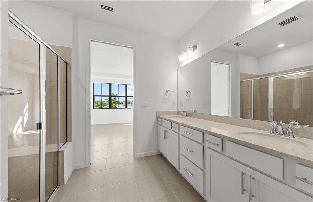 COUNTRY CLUB - Residential