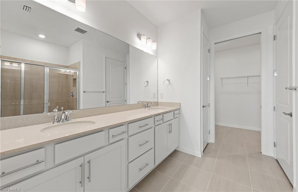 COUNTRY CLUB - Residential