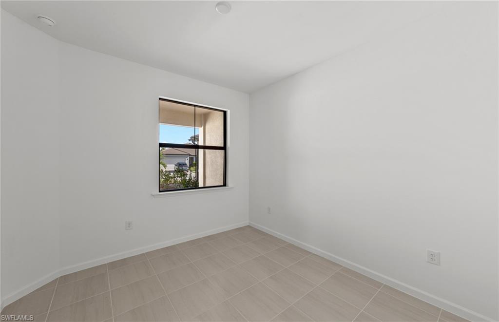 COUNTRY CLUB - Residential