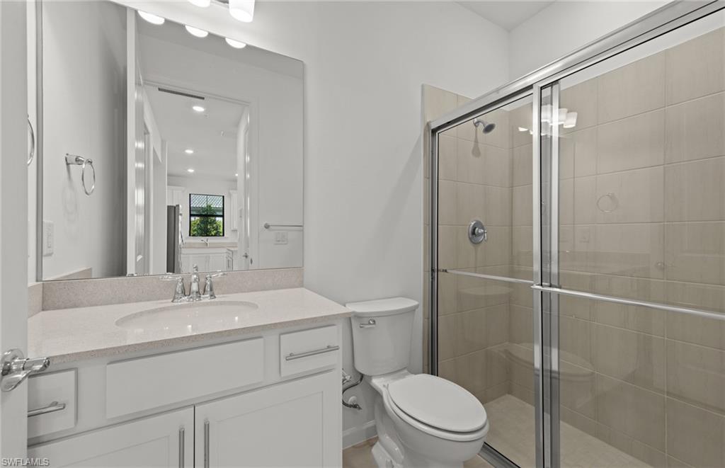 COUNTRY CLUB - Residential